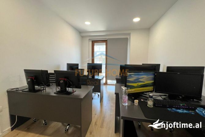 Ambient biznesi me qera 3+1 ne Tirane - 2,500 Euro