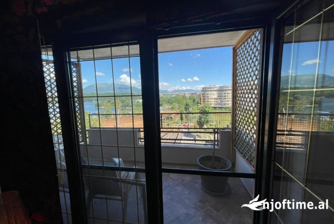 Shtepi ne shitje Apartament ne Tirane, 2+1, Mobilimi E mobiluar, Pagesa 300,000  Euro.