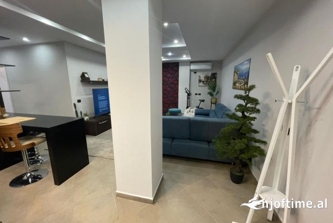 Shtepi ne shitje Apartament ne Tirane, 2+1, Mobilimi E mobiluar, Pagesa 300,000  Euro.