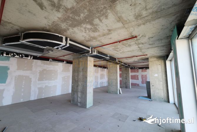 Shesim: Njesi Biznesi si Zyre + 3 Poste Parkimi, Downtown One