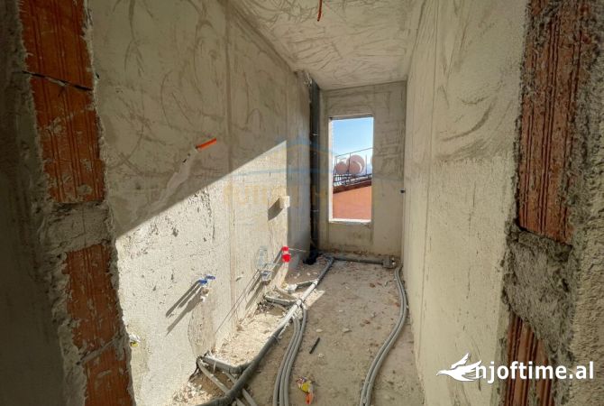 Shtepi ne shitje Apartament ne Tirane, 2+1, Mobilimi Bosh, pa mobiluar, Pagesa 103,700  Euro.