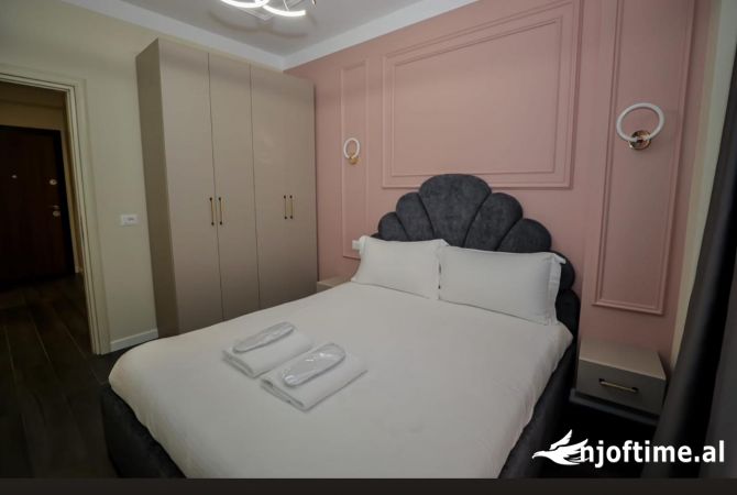 Shtepi me qera Apartament ne Tirane, 1+1, Mobilimi E mobiluar, Pagesa 750  Euro.