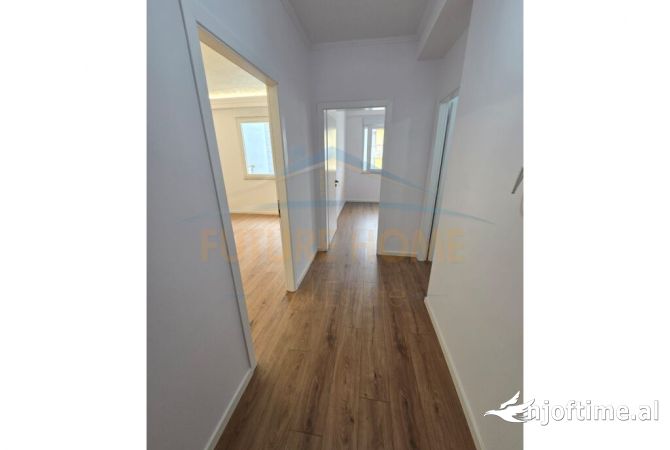 Shtepi ne shitje Apartament ne Tirane, 2+1, Mobilimi Bosh, pa mobiluar, Pagesa 210,000  Euro.