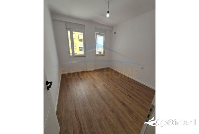 Shtepi ne shitje Apartament ne Tirane, 2+1, Mobilimi Bosh, pa mobiluar, Pagesa 210,000  Euro.