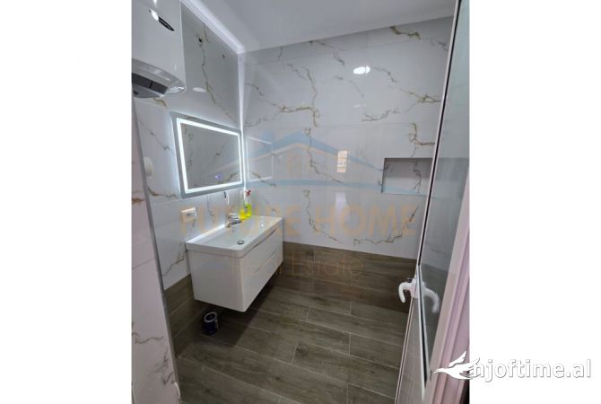 Shtepi ne shitje Apartament ne Tirane, 2+1, Mobilimi Bosh, pa mobiluar, Pagesa 210,000  Euro.