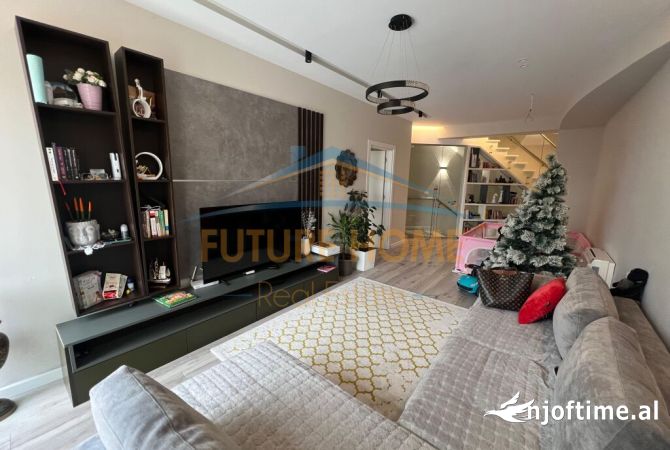 Shtepi ne shitje Duplex(shtepi me 2 kate) ne Tirane, 3+1, Mobilimi E mobiluar, Pagesa 369,000  Euro.