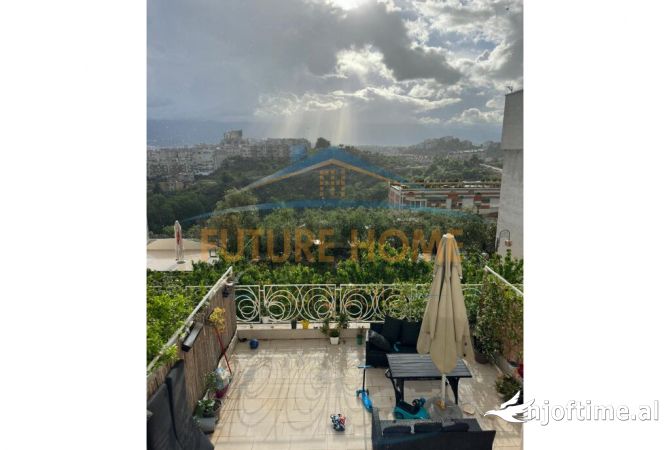 Shtepi ne shitje Duplex(shtepi me 2 kate) ne Tirane, 3+1, Mobilimi E mobiluar, Pagesa 369,000  Euro.