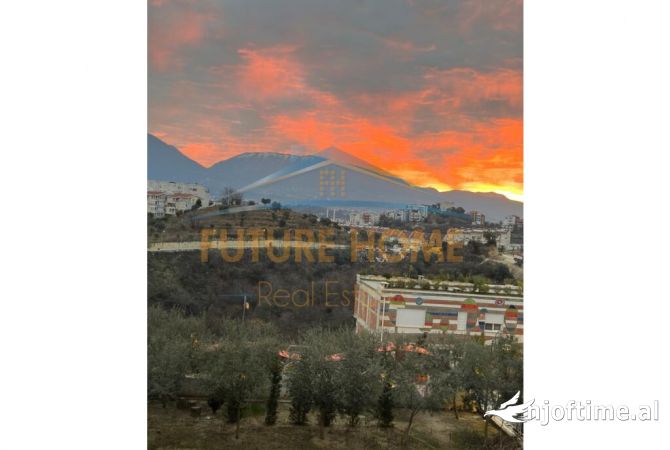 Shtepi ne shitje Duplex(shtepi me 2 kate) ne Tirane, 3+1, Mobilimi E mobiluar, Pagesa 369,000  Euro.