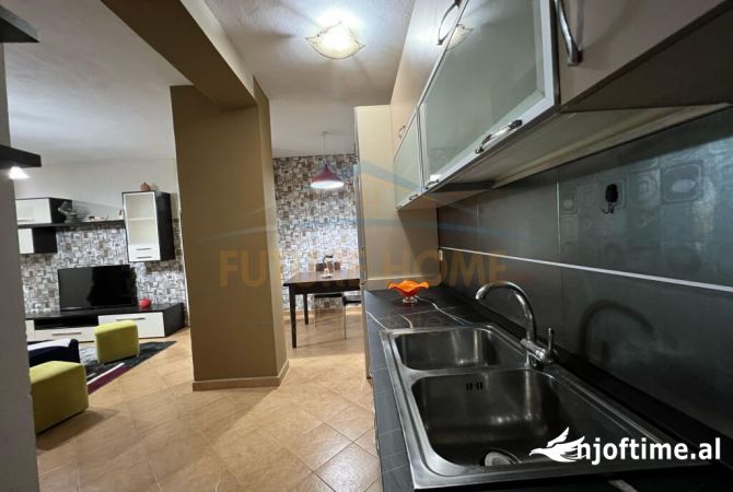 Shtepi me qera Apartament ne Tirane, 2+1, Mobilimi E mobiluar, Pagesa 450  Euro.