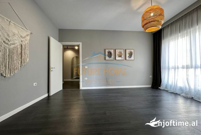 Shtepi ne shitje Apartament ne Tirane, 1+1, Mobilimi Bosh, pa mobiluar, Pagesa 178,000  Euro.