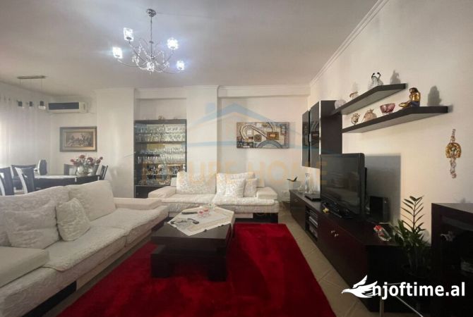 Shtepi ne shitje 1+1 ne Tirane - 180,000 Euro