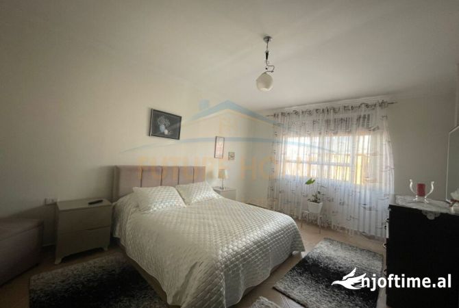 Shtepi ne shitje Apartament ne Tirane, 1+1, Mobilimi E mobiluar, Pagesa 180,000  Euro.