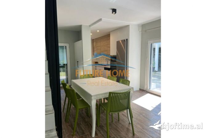 Shtepi ne shitje Vila Luksoze ne Durres, 3+1, Mobilimi E mobiluar, Pagesa 440,000  Euro.