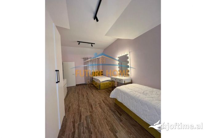 Shtepi ne shitje Vila Luksoze ne Durres, 3+1, Mobilimi E mobiluar, Pagesa 440,000  Euro.