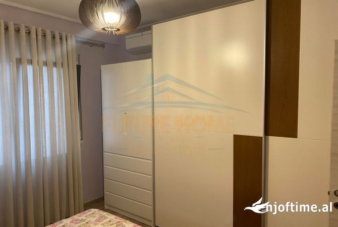 Shtepi ne shitje Apartament ne Tirane, 1+1, Mobilimi E mobiluar, Pagesa 155,000  Euro.