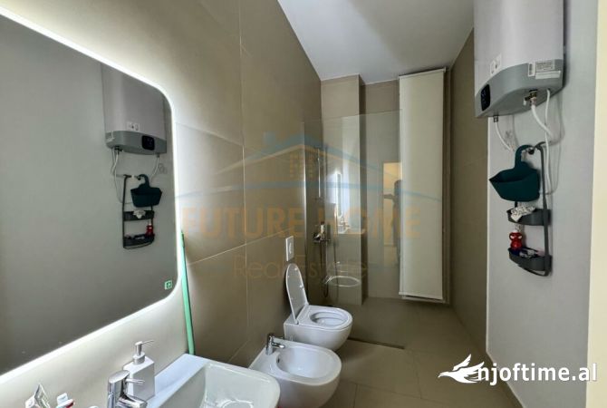 Shtepi ne shitje Vila Luksoze ne Vlore, 2+1, Mobilimi E mobiluar, Pagesa 1,000,000  Euro.