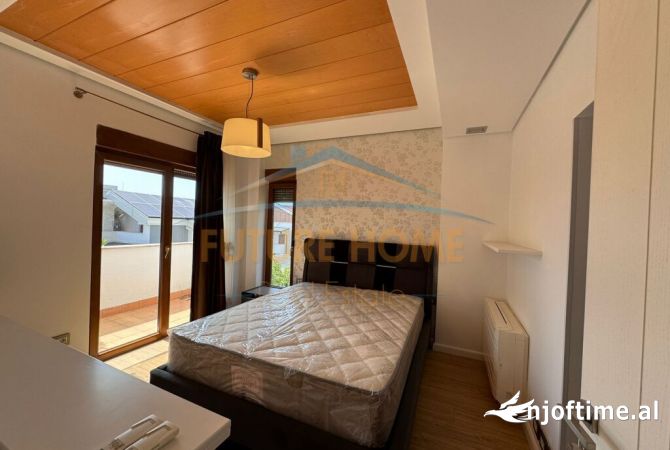 Shtepi ne shitje Vila Luksoze ne Tirane, 4+1, Mobilimi E mobiluar, Pagesa 600,000  Euro.