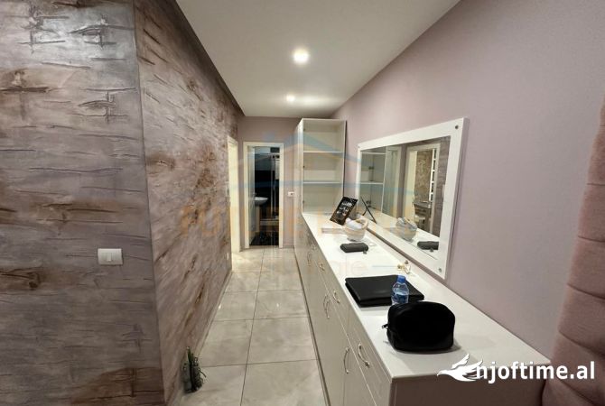 Shtepi ne shitje Apartament ne Tirane, 2+1, Mobilimi E mobiluar, Pagesa 210,000  Euro.