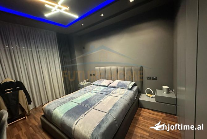 Shtepi ne shitje Apartament ne Tirane, 2+1, Mobilimi E mobiluar, Pagesa 160,000  Euro.