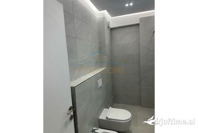 Shtepi ne shitje Apartament ne Tirane, 1+1, Mobilimi Bosh, pa mobiluar, Pagesa 130,000  Euro.