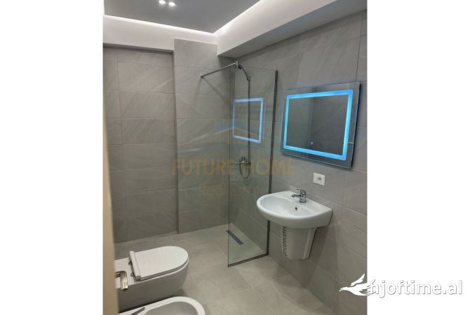 Shtepi ne shitje Apartament ne Tirane, 1+1, Mobilimi Bosh, pa mobiluar, Pagesa 130,000  Euro.