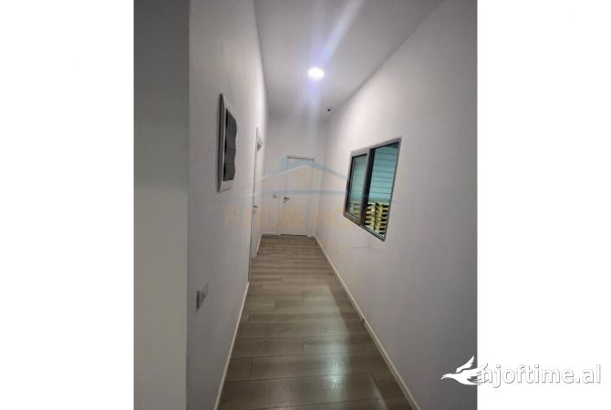 Shitet, Kapanon, ne Autostraden Tirane-Durres, prane Citypark.TIRANE 