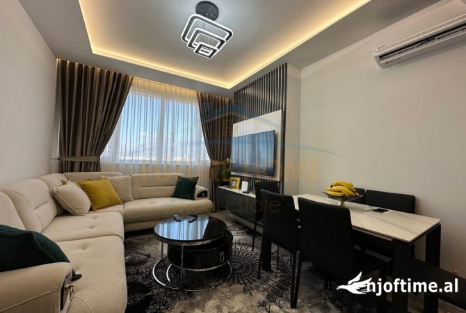 Shtepi ne shitje Apartament ne Tirane, 2+1, Mobilimi E mobiluar, Pagesa 165,000  Euro.