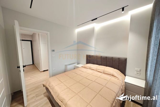 Shtepi ne shitje Apartament ne Tirane, 3+1, Mobilimi E mobiluar, Pagesa 300,000  Euro.
