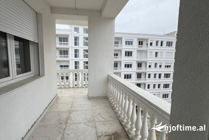 Shtepi ne shitje Apartament ne Tirane, 2+1, Mobilimi Bosh, pa mobiluar, Pagesa 109,000  Euro.