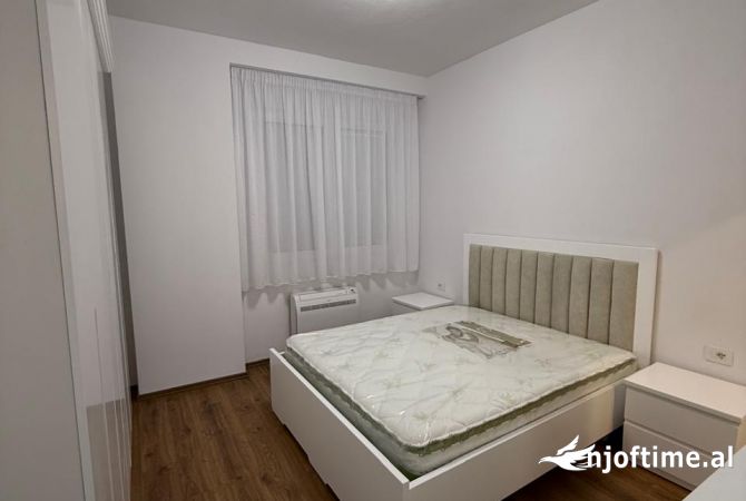 Shtepi me qera Apartament ne Tirane, 2+1, Mobilimi E mobiluar, Pagesa 550  Euro.