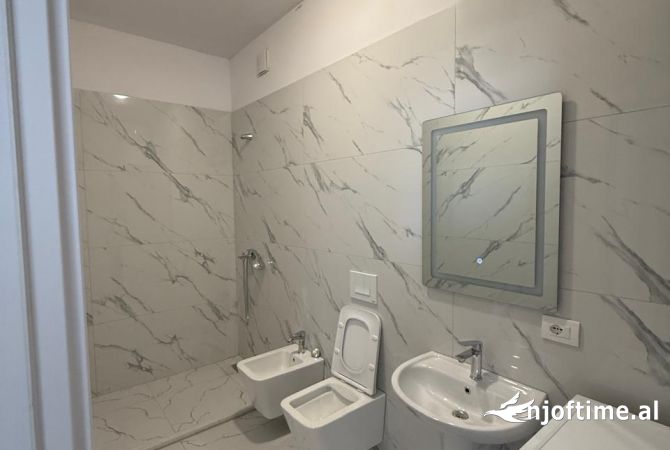 Shtepi me qera Apartament ne Tirane, 2+1, Mobilimi E mobiluar, Pagesa 550  Euro.