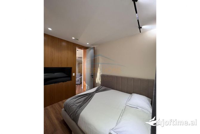 Shtepi ne shitje Apartament ne Tirane, 2+1, Mobilimi E mobiluar, Pagesa 280,000  Euro.