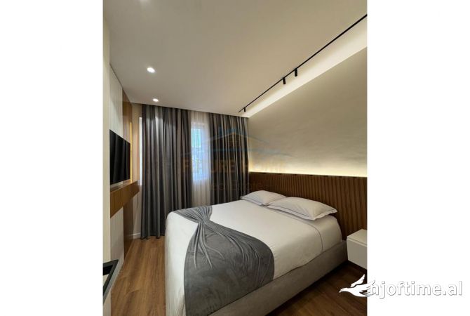 Shtepi ne shitje Apartament ne Tirane, 2+1, Mobilimi E mobiluar, Pagesa 280,000  Euro.