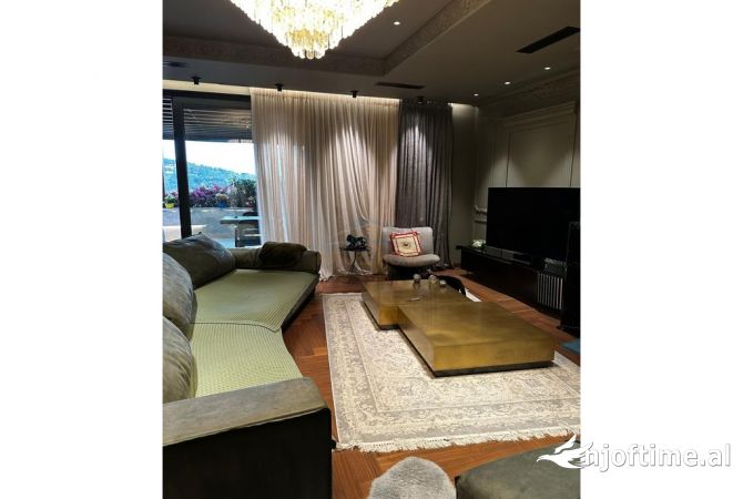 Shtepi ne shitje Apartament ne Tirane, 3+1, Mobilimi E mobiluar, Pagesa 1,050,000  Euro.