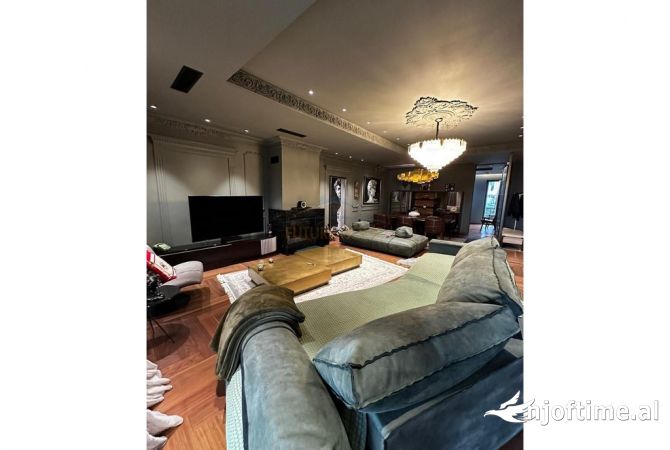 Shtepi ne shitje Apartament ne Tirane, 3+1, Mobilimi E mobiluar, Pagesa 1,050,000  Euro.