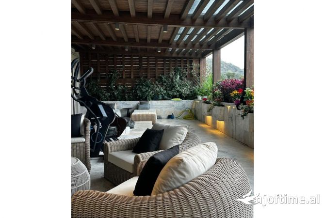 Shtepi ne shitje Apartament ne Tirane, 3+1, Mobilimi E mobiluar, Pagesa 1,050,000  Euro.