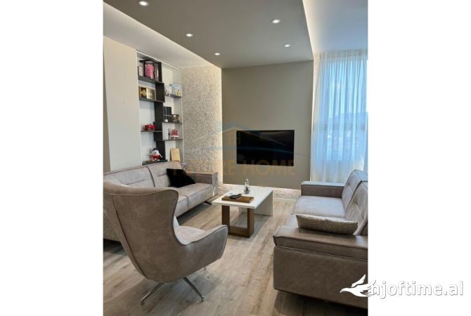 Shtepi me qera 2+1 ne Tirane - 700 Euro