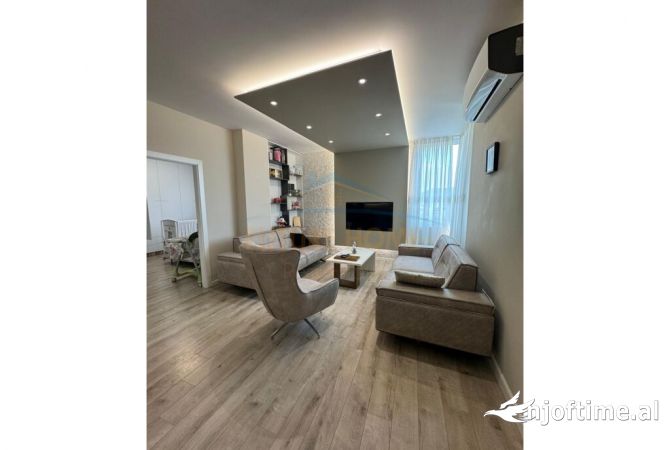 Shtepi me qera 2+1 ne Tirane - 700 Euro