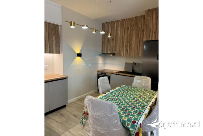 Shtepi me qera 2+1 ne Tirane - 700 Euro