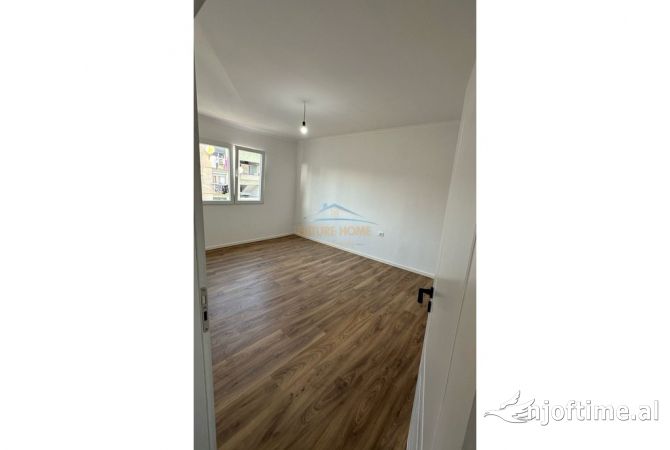 Shtepi ne shitje Apartament ne Tirane, 2+1, Mobilimi Bosh, pa mobiluar, Pagesa 148,000  Euro.