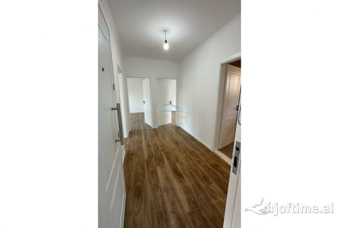 Shtepi ne shitje Apartament ne Tirane, 2+1, Mobilimi Bosh, pa mobiluar, Pagesa 148,000  Euro.