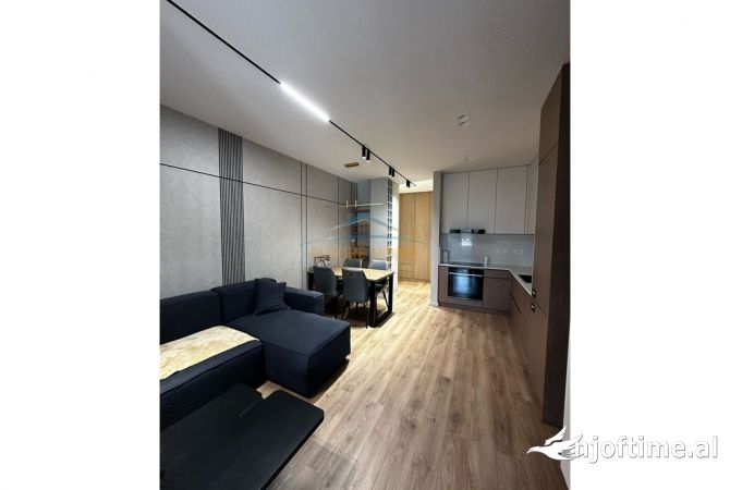 Shtepi me qera 2+1 ne Tirane - 900 Euro