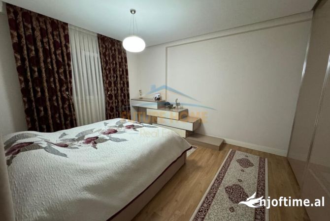 Shtepi me qera Apartament ne Tirane, 2+1, Mobilimi E mobiluar, Pagesa 700  Euro.