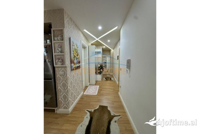 Shtepi me qera Apartament ne Tirane, 2+1, Mobilimi E mobiluar, Pagesa 700  Euro.