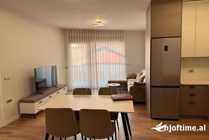 Shtepi me qera 2+1 ne Tirane - 1,100 Euro