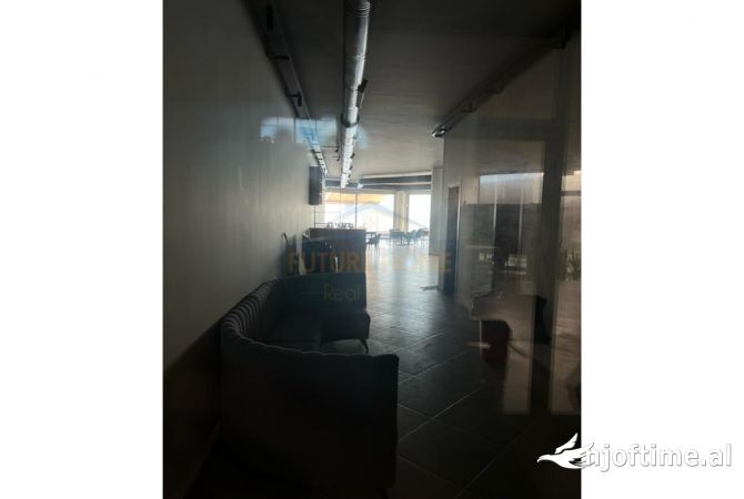 Ambiente Commerciale in Vendita 2+1 a Durazzo - 750,000 Euro