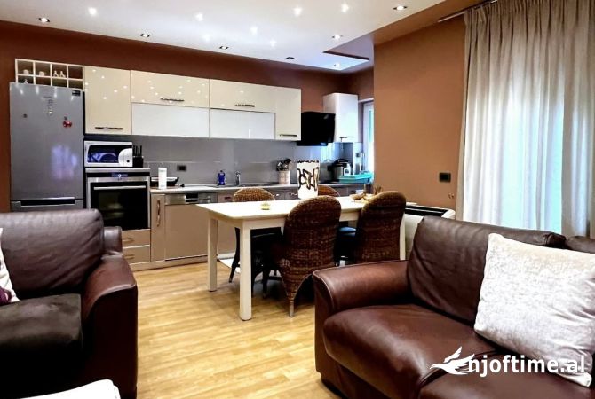 Shtepi ne shitje 2+1 ne Tirane - 172,000 Euro