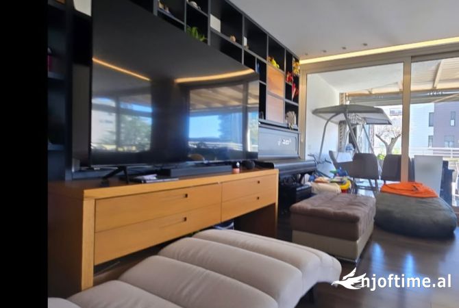 Shtepi ne shitje Apartament ne Tirane, 2+1, Mobilimi E mobiluar, Pagesa 498,000  Euro.