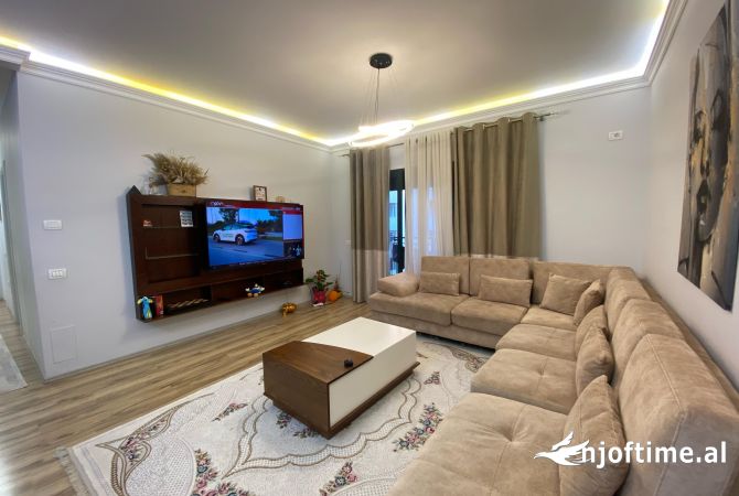 Shtepi ne shitje 3+1 ne Tirane - 260,000 Euro