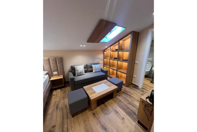 Shtepi ne shitje Duplex(shtepi me 2 kate) ne Tirane, 3+1, Mobilimi E mobiluar, Pagesa 550,000  Euro.